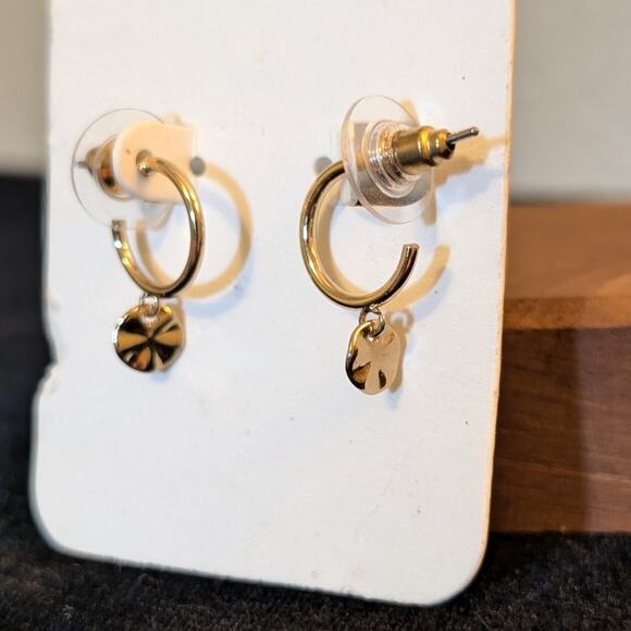 Evereve Hypoallergenic Stainless Steel 1/4" Gold Tone Trinity Hoop Earrings NWT - Picture 3 of 4